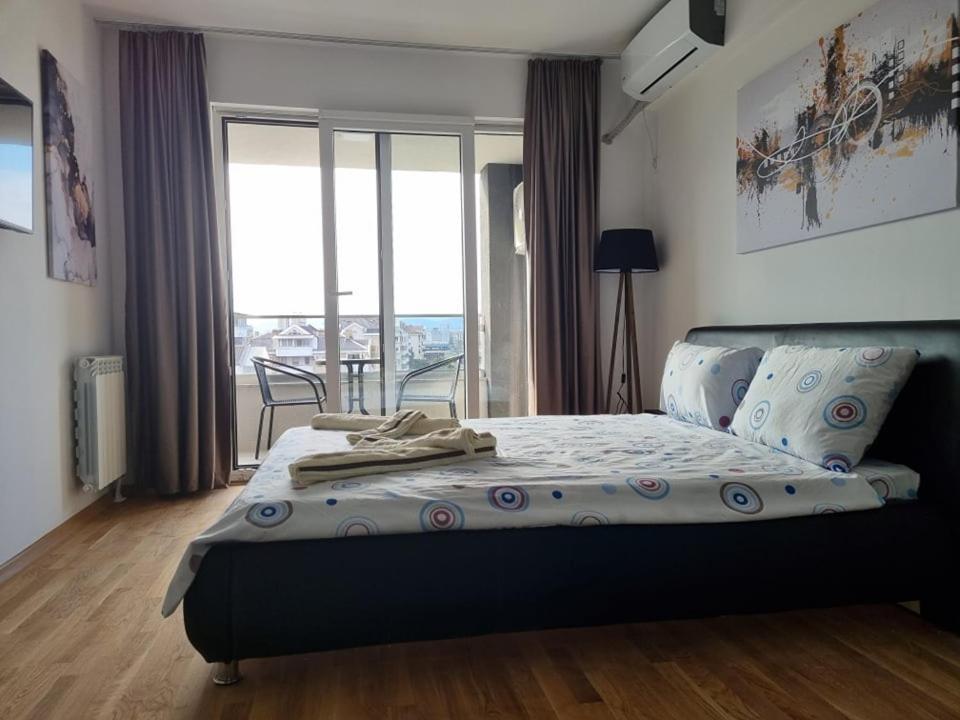 Porta Bus Station Apartment Skopje Eksteriør bilde